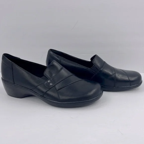 CLARKS, ULTIMATE COMFORT TECHNOLOGY, WOMEN’S MAY MARIGOLD BLACK SLIP-ONS, SIZE 8 - Picture 3 of 13